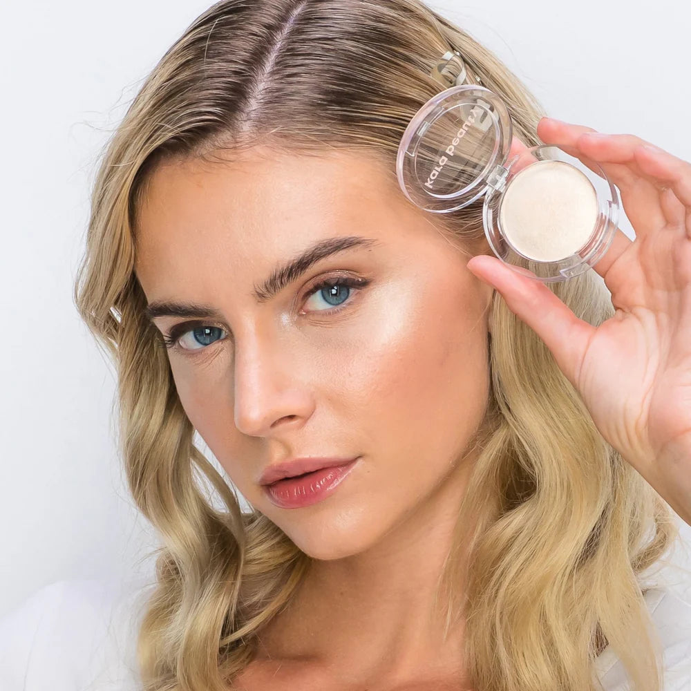 ESSENTIALS Face Illuminator Highlighter | Iluminador