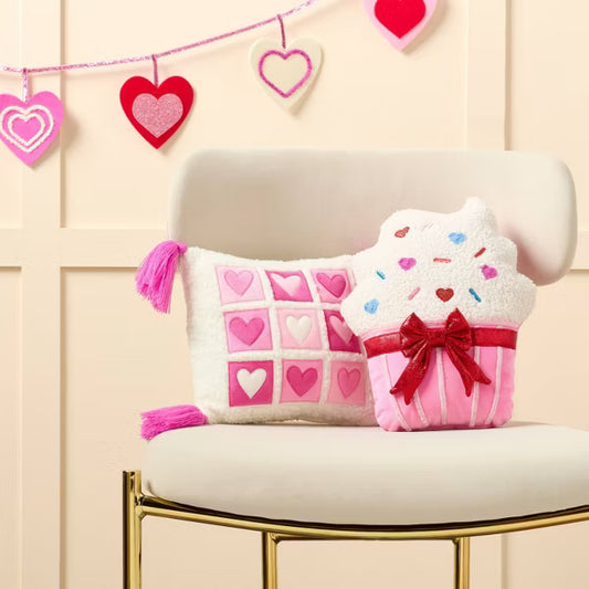 Valentine's Day Small Giftable Cupcake Pillow | Almohada pequeña