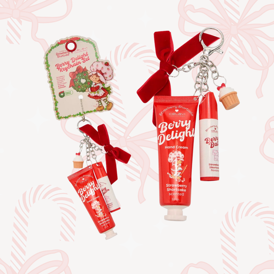 Berry Delight Hand Cream Keychain Set | Célavi Strawberry Shortcake | Bálsamo para labios Rosita Fresita