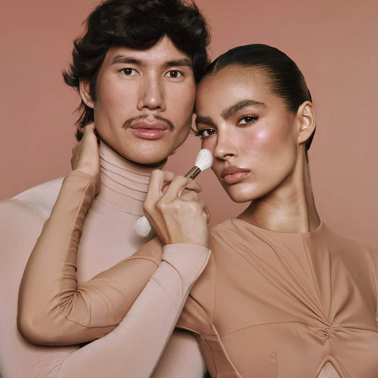 MINI Major Headlines Double Take Creme & Powder Blush  | Rubor en crema y polvo